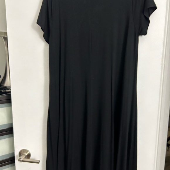 Black Dress - Picture 3 of 3